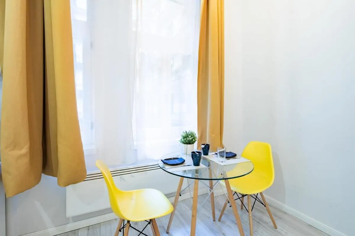 Very Central - Easy Use - Air Con Studio Budapest Apartment