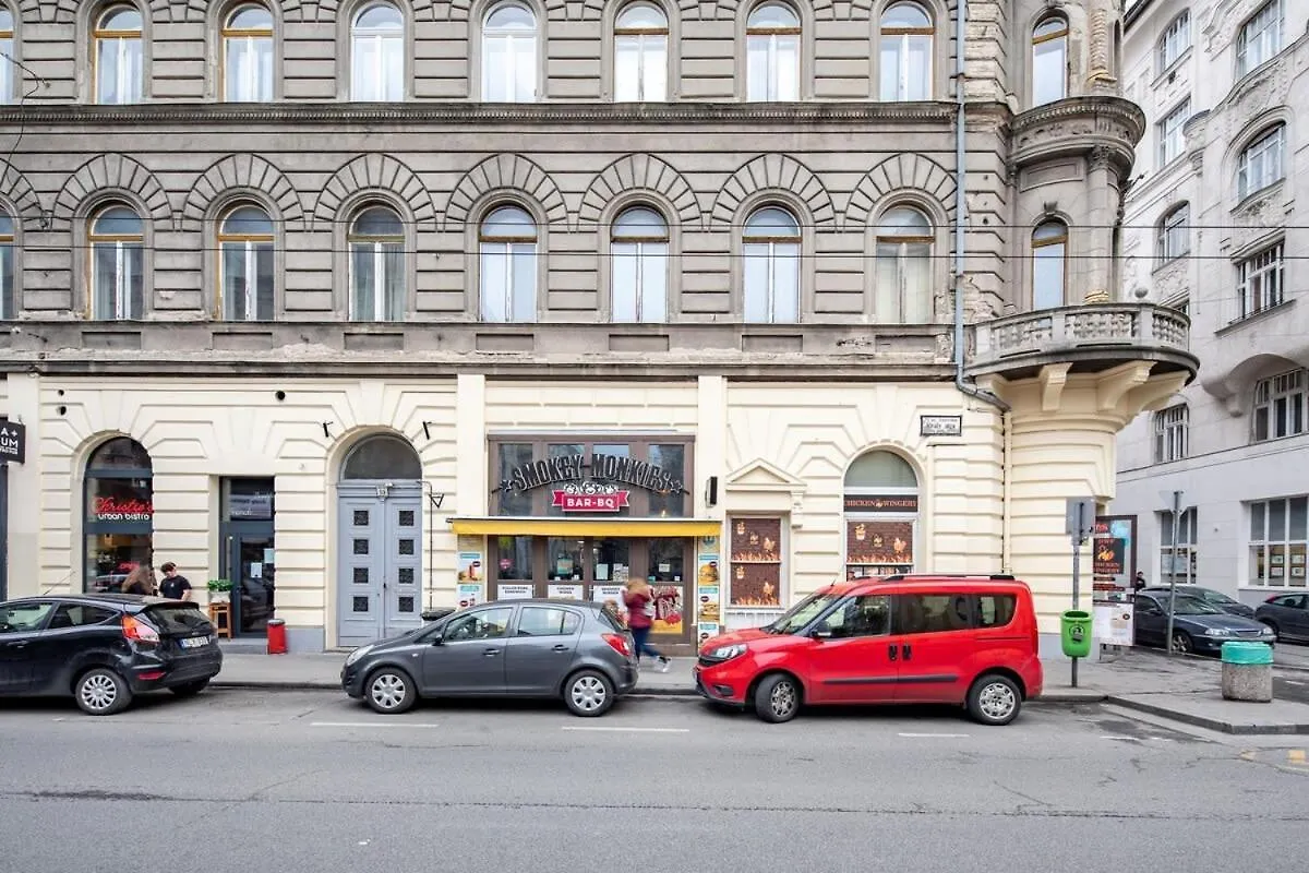 Very Central - Easy Use - Air Con Studio Budapest Apartment